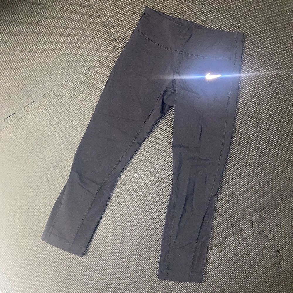 Nike Dri-FIT Running Mid-Rise Cropped 3/4 Workout Leggings